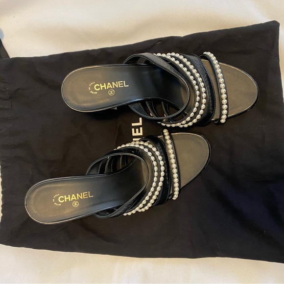 Chanel 20P Black White Pearl Strap CC Logo Slide Slip Sandal Mule Block Heel 38 - Picture 12 of 13